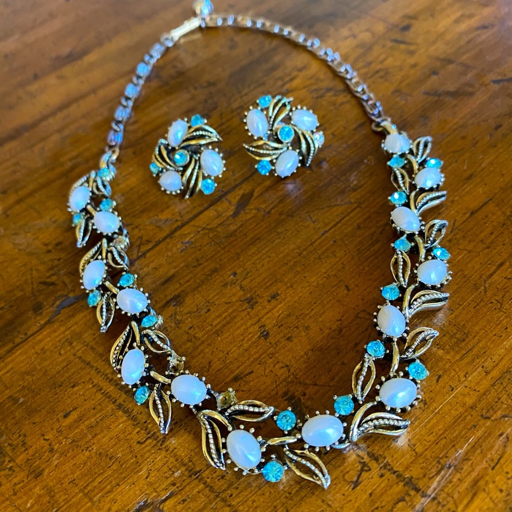 Vintage 1950s Costume Jewelry — Necklace|Choker and Earrings — VGUC